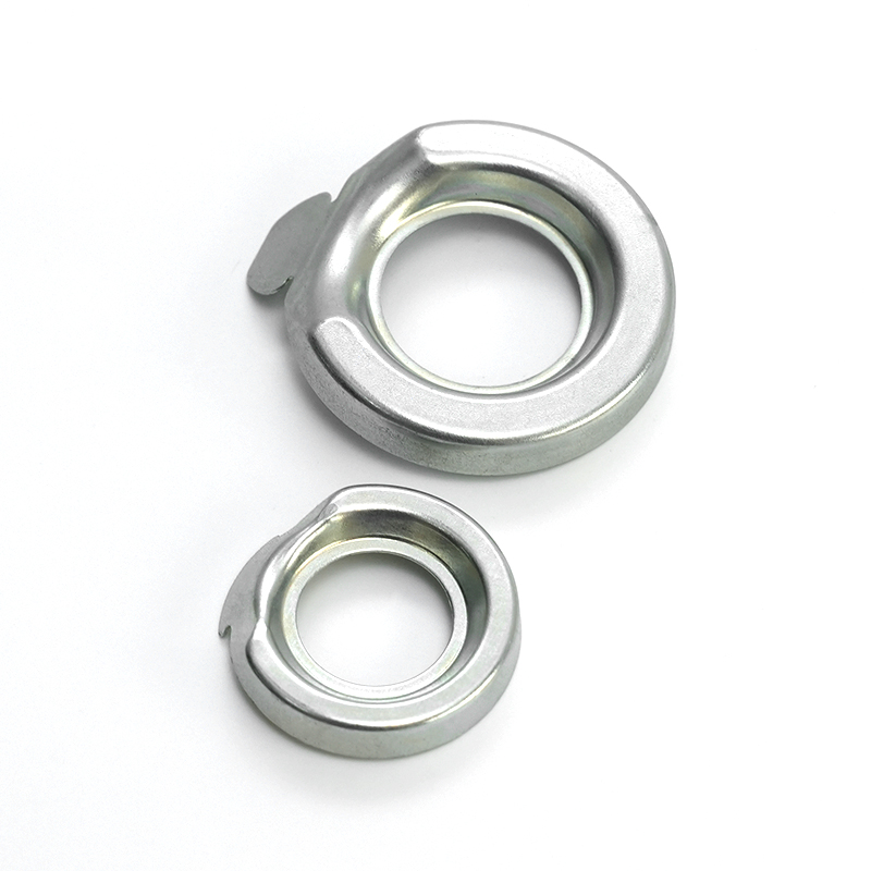 Gestempelde ijzeren olieschot